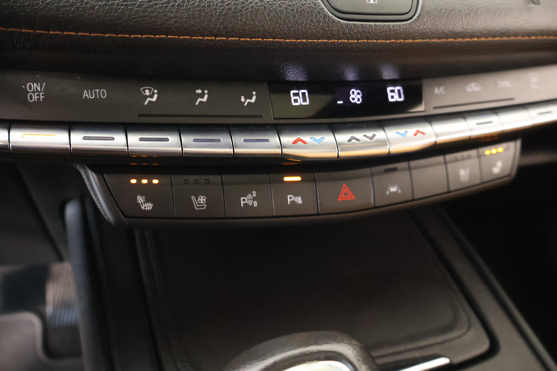 Used 2019 Cadillac XT4 Premium Luxury FWD image 7