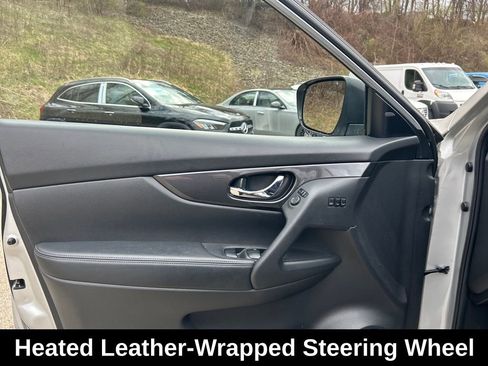 Used 2020 Nissan Rogue SV w/ Sun & Sound Touring Package image 11