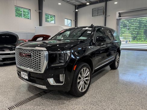 Used 2022 GMC Yukon Denali AWD/4WD image 1