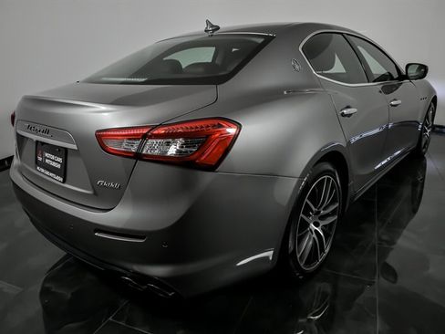 Used 2019 Maserati Ghibli S image 11