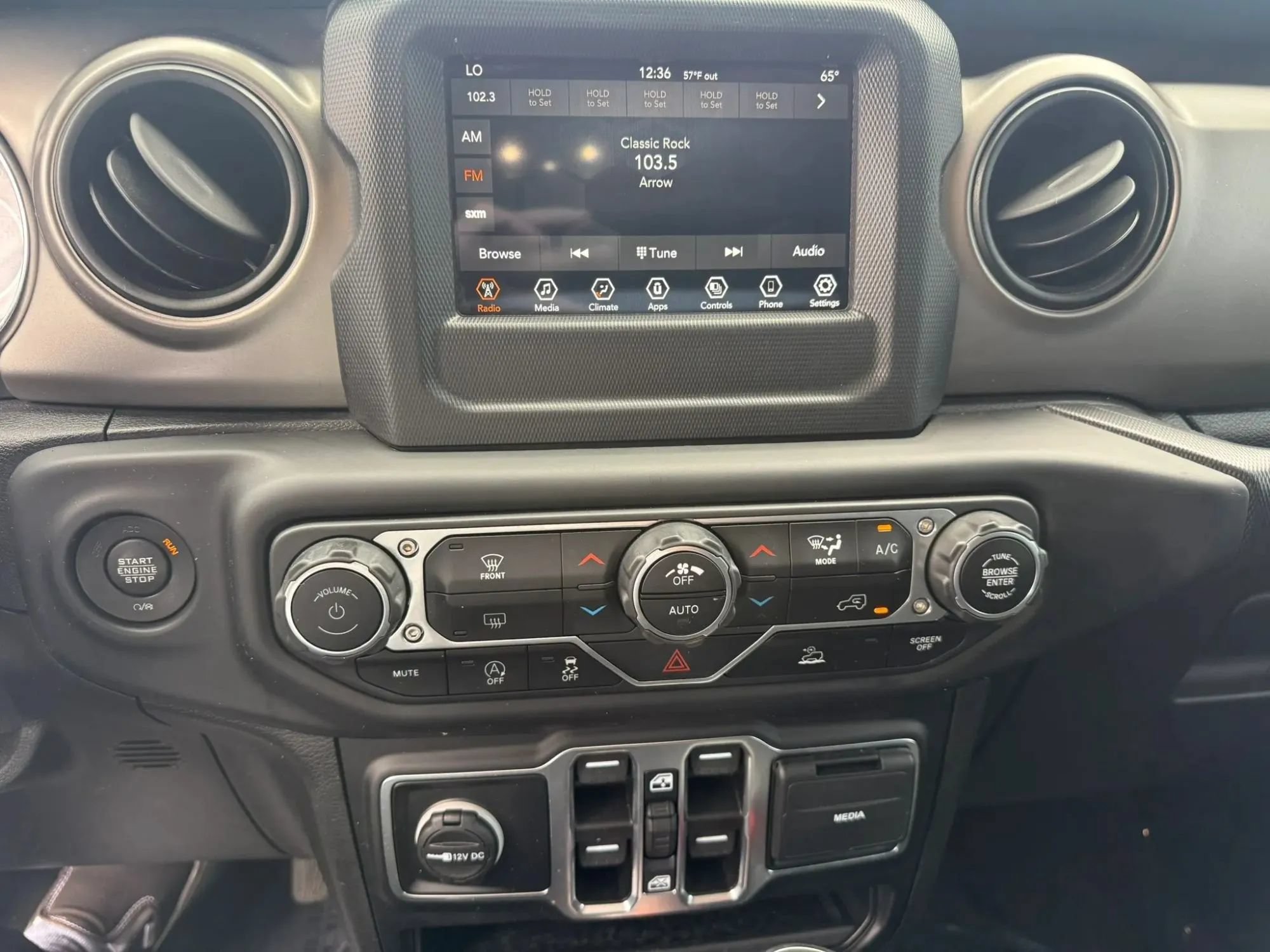 Used 2021 Jeep Wrangler Unlimited Sport AWD/4WD image 16