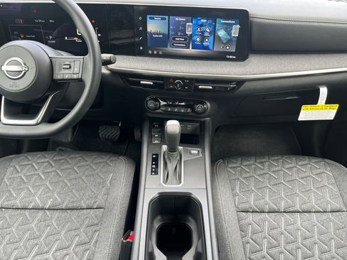 New 2026 Nissan Kicks SV FWD image 4