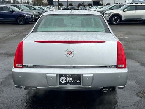 Used 2009 Cadillac DTS w/ Sun And Navigation Package FWD image 8