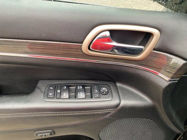 Used 2014 Jeep Grand Cherokee Overland w/ Advanced Technology Group AWD/4WD image 17