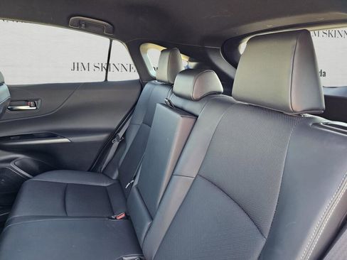 Used 2021 Toyota Venza XLE w/ Softex Package image 36