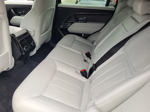 Used 2023 Land Rover Range Rover Sport SE image 12