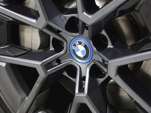 Used 2023 BMW i4 eDrive35 w/ Premium Package RWD image 16