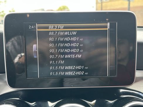 Used 2017 Mercedes-Benz GLC 300 4MATIC w/ Premium 1 Package image 15