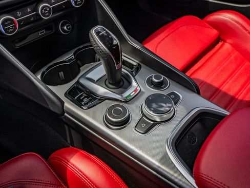 Used 2024 Alfa Romeo Giulia Veloce RWD image 29