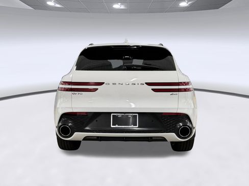 Used 2023 Genesis GV70 2.5T w/ Sport Prestige Package AWD/4WD image 9