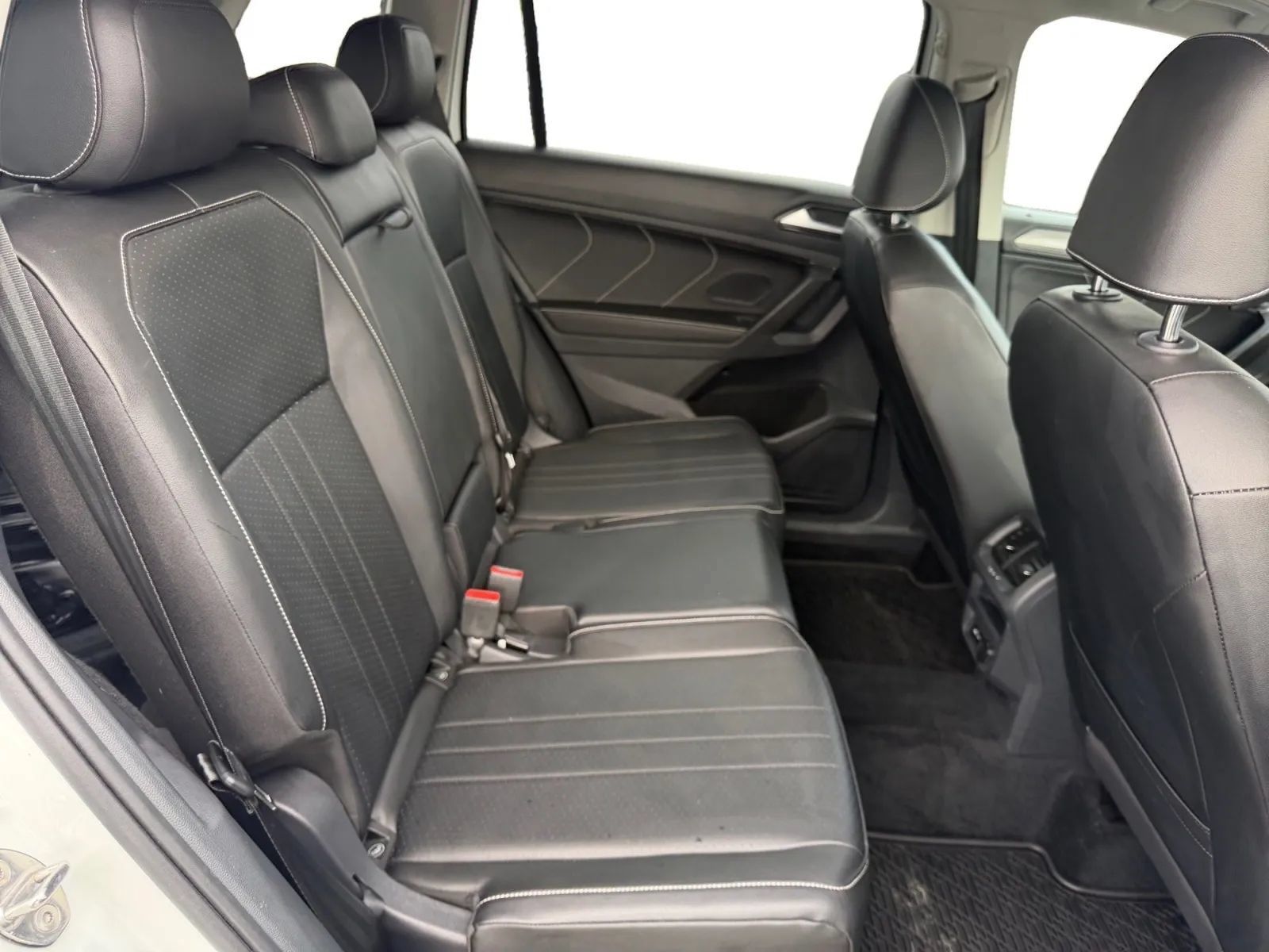 Used 2022 Volkswagen Tiguan SE AWD/4WD image 20