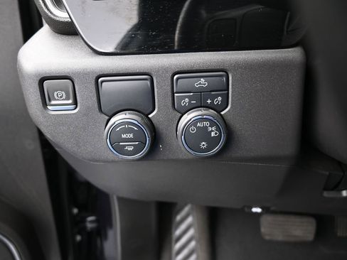 Used 2023 Chevrolet Silverado 1500 LT image 29