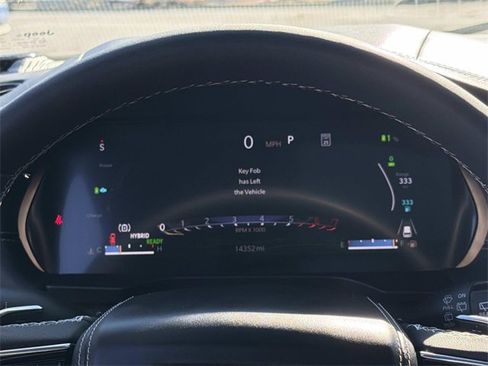 Used 2023 Jeep Grand Cherokee Overland w/ Luxury Tech Group IV image 18