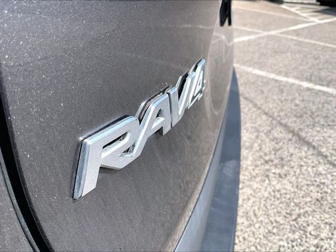 Used 2021 Toyota RAV4 XLE Premium FWD image 12