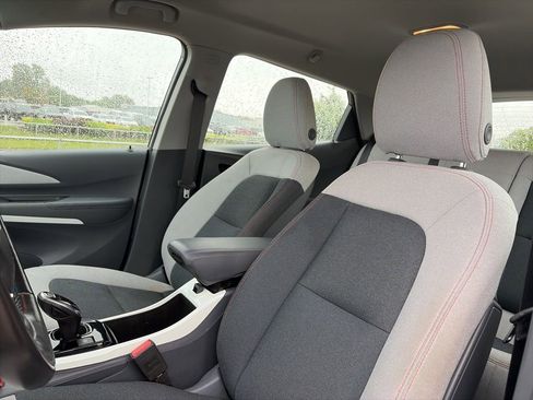 Used 2020 Chevrolet Bolt LT FWD image 44