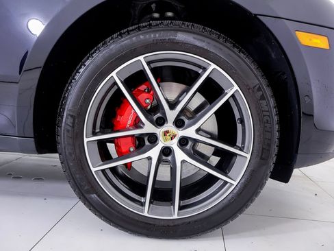 Certified 2023 Porsche Macan S AWD/4WD image 30
