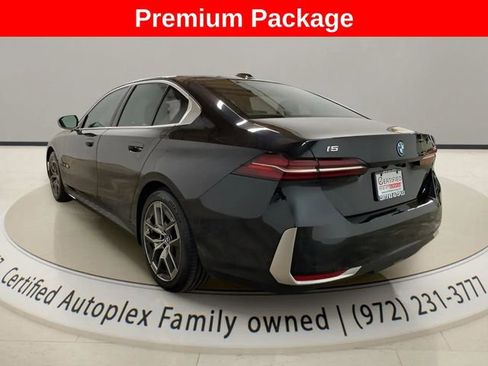 Used 2025 BMW i5 eDrive40i image 3