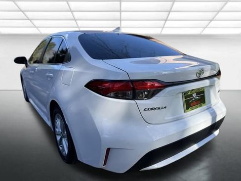 Used 2022 Toyota Corolla XLE image 7
