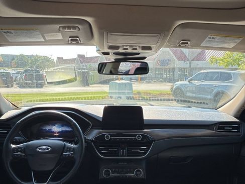 Used 2020 Ford Escape Titanium AWD/4WD image 6