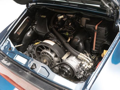 Used 1993 Porsche 911 Carrera RWD image 38