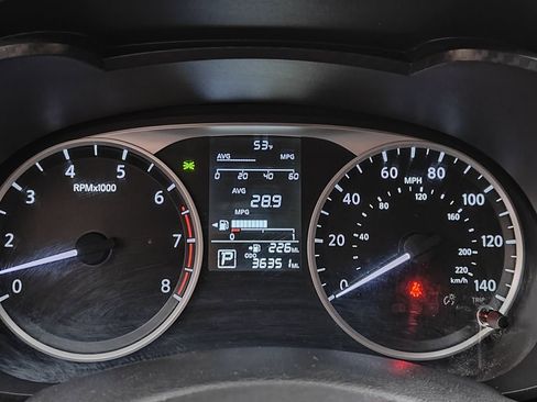 Used 2023 Nissan Versa S w/ Trunk Package image 23