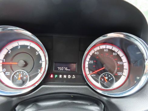 Used 2018 Dodge Grand Caravan SE FWD image 25