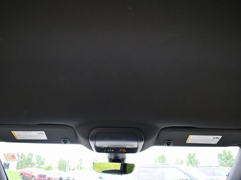 Used 2024 Buick Enclave Premium image 17