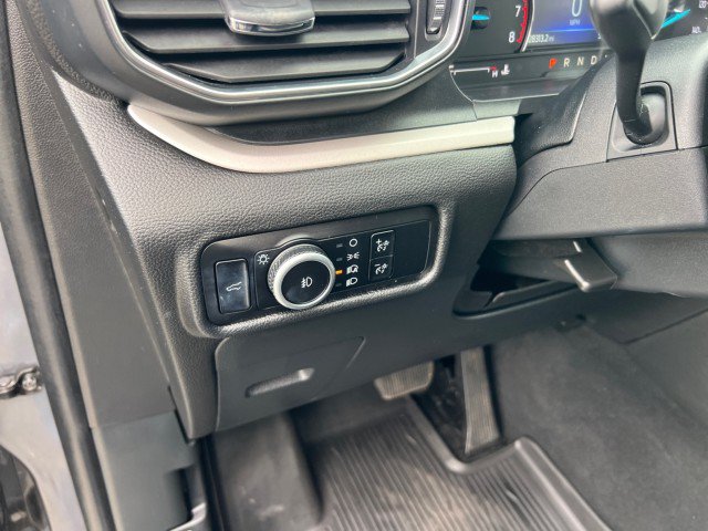 Used 2023 Ford Explorer XLT w/ Equipment Group 202A AWD/4WD image 11