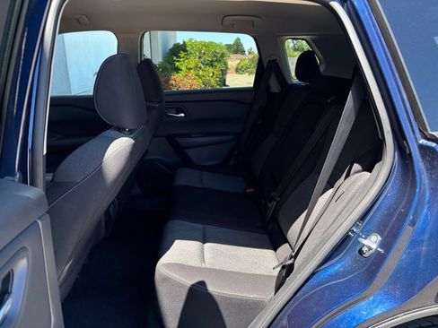 Used 2025 Nissan Rogue SV FWD image 28