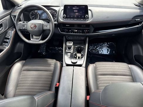 Certified 2025 Nissan Rogue SV AWD/4WD image 17