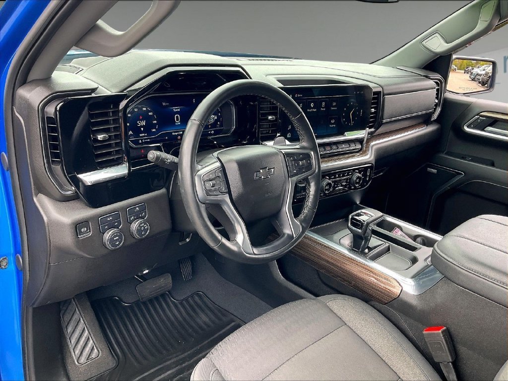 Used 2025 Chevrolet Silverado 1500 RST w/ All Star Edition Plus AWD/4WD image 8