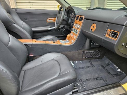Used 2005 Chrysler Crossfire Limited image 9