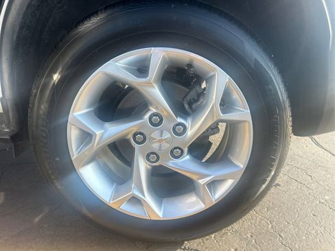 Used 2024 Chevrolet Trax LS w/ LS Convenience Package FWD image 23