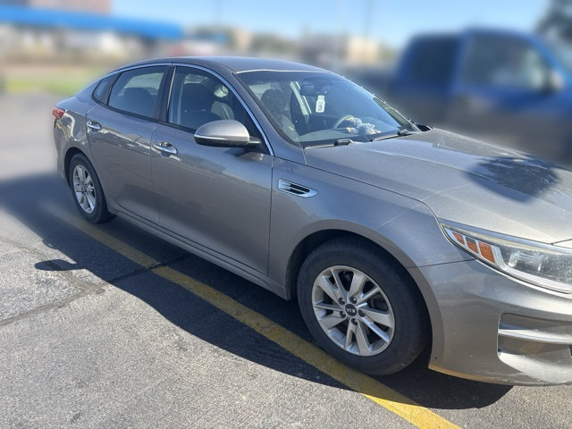 Used 2016 Kia Optima LX w/ LX Convenience Package FWD image 2