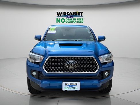 Used 2018 Toyota Tacoma TRD Sport w/ Technology Package AWD/4WD image 8