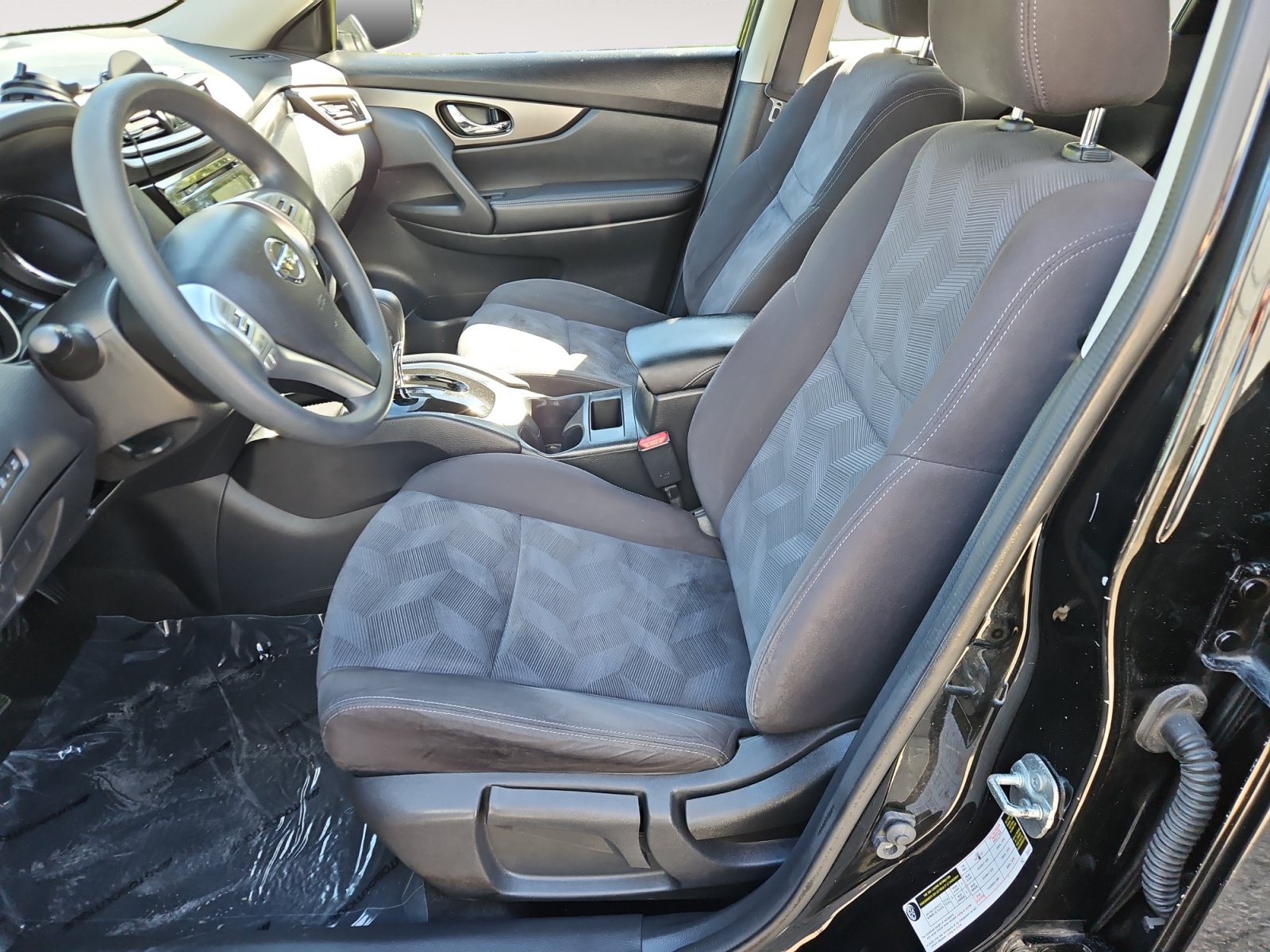 Used 2015 Nissan Rogue S FWD image 9