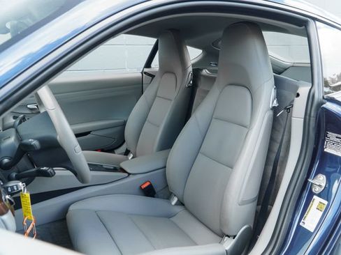 Certified 2016 Porsche Cayman RWD image 5