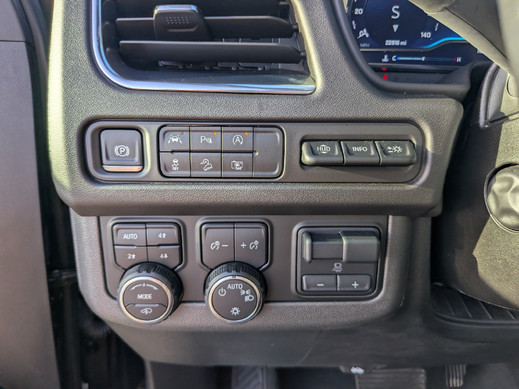 Used 2024 Chevrolet Tahoe High Country AWD/4WD image 29