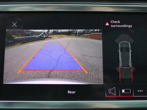 Used 2022 Audi Q3 2.0T Premium w/ Convenience Package image 19