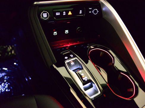 Certified 2025 Audi Q5 Premium Plus image 29