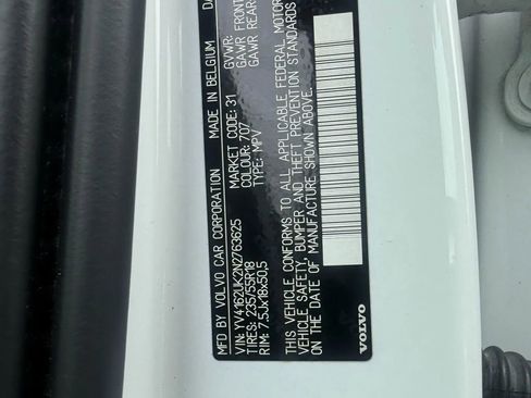 Used 2022 Volvo XC40 T5 Momentum image 31