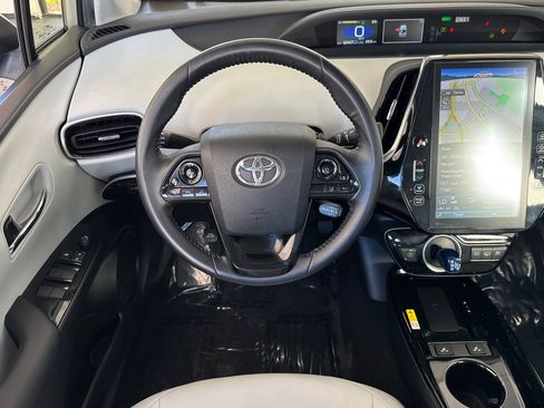 Used 2021 Toyota Prius Prime XLE FWD image 29