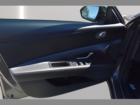 New 2026 Hyundai Elantra SE FWD image 15