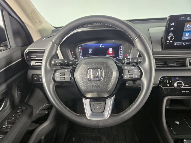 Used 2025 Honda Pilot Elite image 24