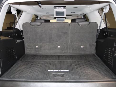 Used 2020 Cadillac Escalade ESV Premium Luxury image 68