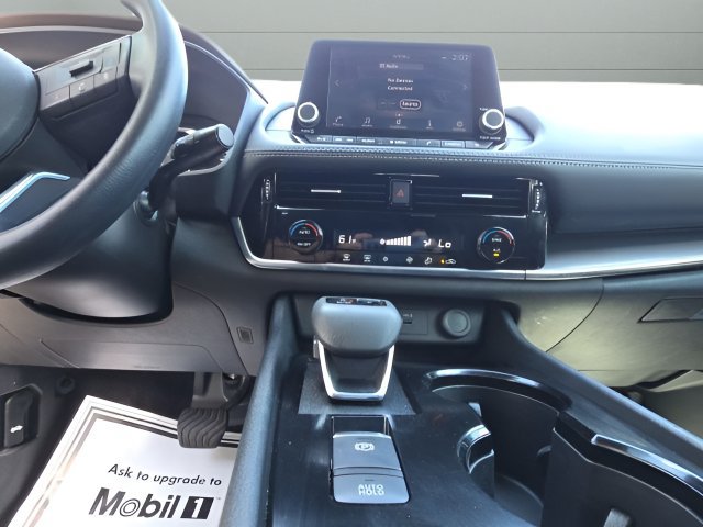 Used 2023 Nissan Rogue SV FWD image 10