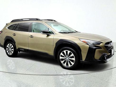 Used 2023 Subaru Outback Limited AWD/4WD image 3