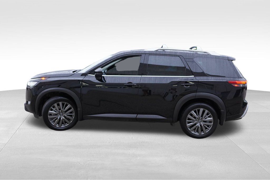 Used 2024 Nissan Pathfinder SL w/ SL Premium Package AWD/4WD image 9