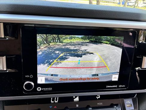 Used 2022 Toyota Tundra SR5 w/ SR5 Convenience Package AWD/4WD image 13