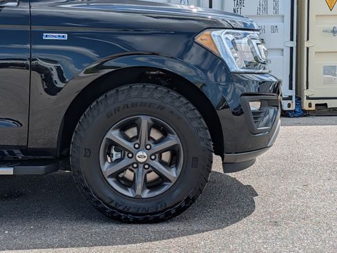 Used 2020 Ford Expedition XLT w/ Equipment Group 202A image 11